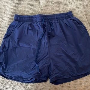 Buff bunny flow shorts